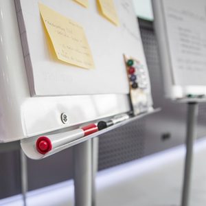 小程序和APP要不要一次做完？分期开发时第一期该做哪些功能